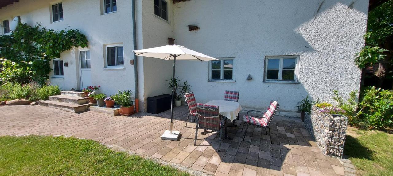 Ruhig Gelegene Ferienwohnung Im Gruenen Mit Terrasse Und Kleinem Garten Rotthalmuenster エクステリア 写真
